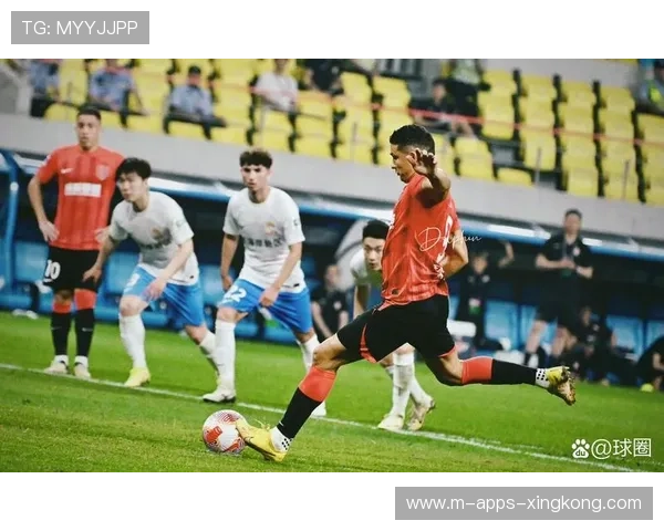 足球中路渗透配合让球迷沸腾 足球中路渗透配合让球迷沸腾