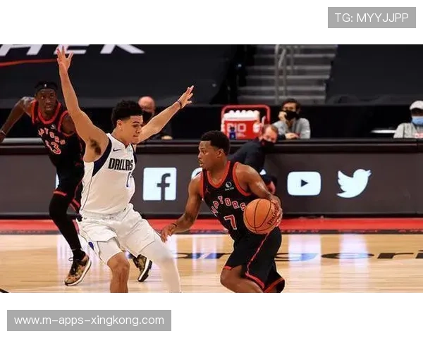 东契奇突破后抛投再度得手,独行侠继续巩固领先