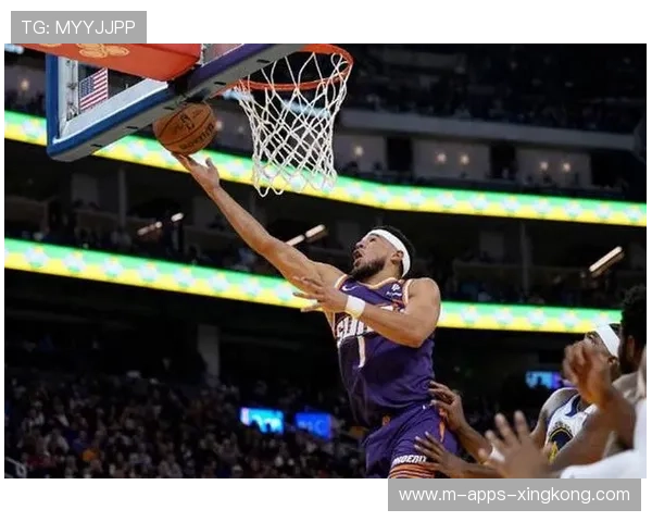 太阳外线手感火热，布克全场主宰，太阳球星布克