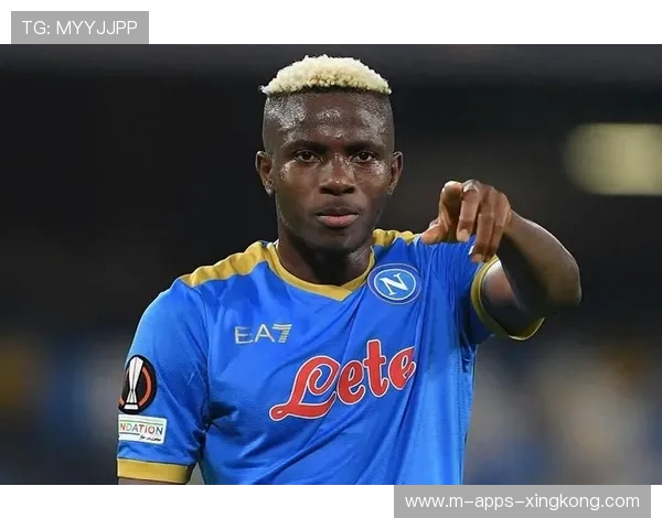 奥斯梅恩抢点头槌直挂死角，那不勒斯又一次领先